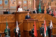 Bruselas celebra la investidura de Magyar en Hungría en el Día de Europa; pone fin a 16 años de la era del ultra Orbán