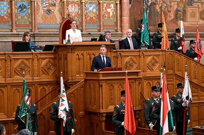 Bruselas celebra la investidura de Magyar en Hungría en el Día de Europa; pone fin a 16 años de la era del ultra Orbán