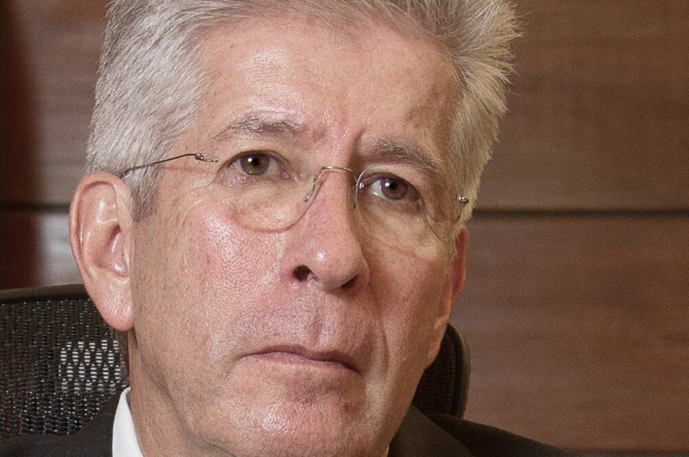 “[Elementos de Protección Civil bajaron] sin el equipamiento necesario y sin intentar el rescate de los ocupantes del vehículo” GERARDO RUIZ ESPARZA Titular de la Secretaría de Comunicaciones y Transportes (FOTO: ARCHIVO EL UNIVERSAL)