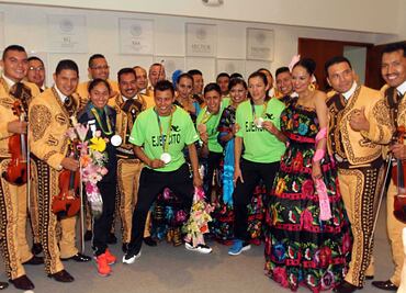 Senador pide reconocer a medallistas olímpicos en el Congreso