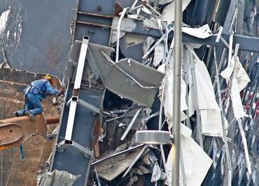 Van por el responsable de obra de plaza Artz