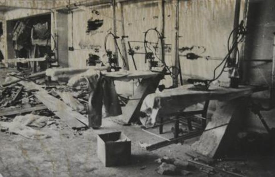 “Ellos querían sus cajas fuertes, las mujeres atrapadas en los escombros no importaban”