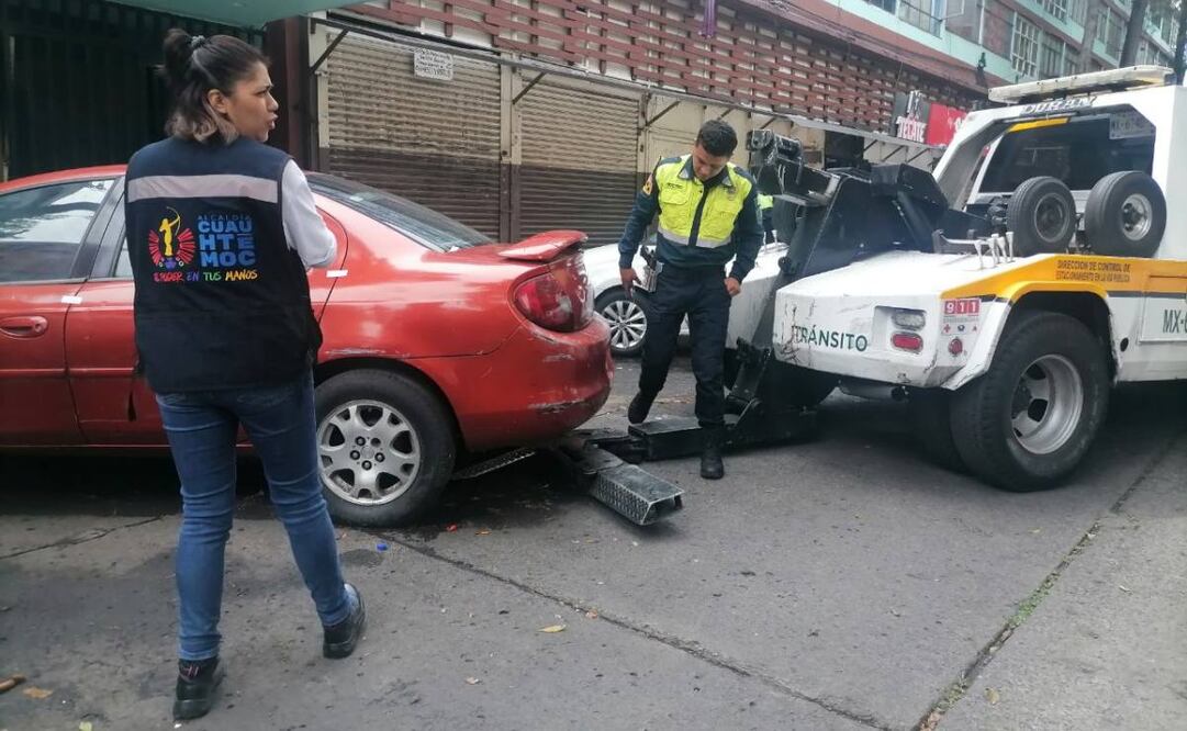 La alcaldía Cuauhtémoc ha retirado mil 406 automóviles abandonados en la vía pública. Foto: Especial.