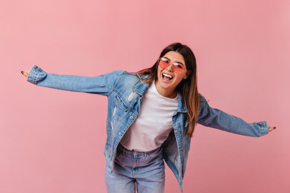 El camino hacia la felicidad es personal y único para cada individuo. Fuente: Freepik.