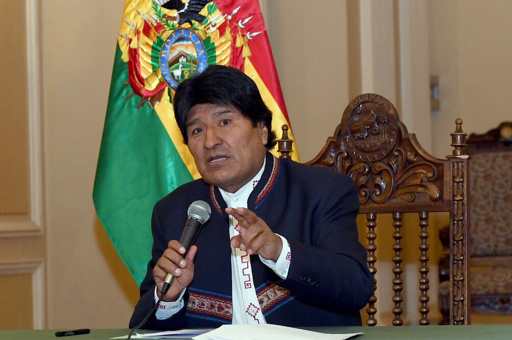 El presidente de Bolivia, Evo Morales, participa durante una conferencia de prensa llevada acabo en el salón de los espejos del Palacio de Gobierno.(Foto: XINHUA)