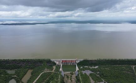 Samuel García sobrevuela presas de Nuevo León; destaca la captación de agua en embalses
