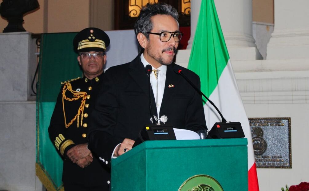 Embajador Genaro Lozano encabeza el Grito de Independencia desde Roma (19/09/2025). Foto: Especial