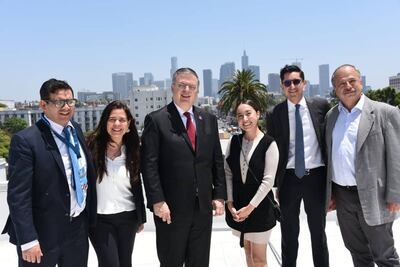 Ebrard se reúne con Katya Echazarreta, primera mexicana en ir al espacio