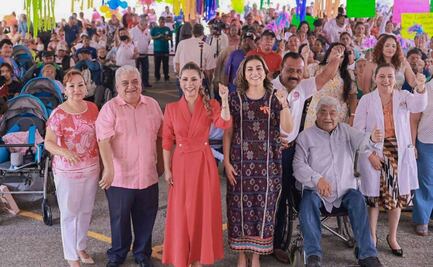 Evelyn Salgado entrega sillas de ruedas, andaderas, muletas y bastones; Guerrero invirtió 1.2 mdp en este programa