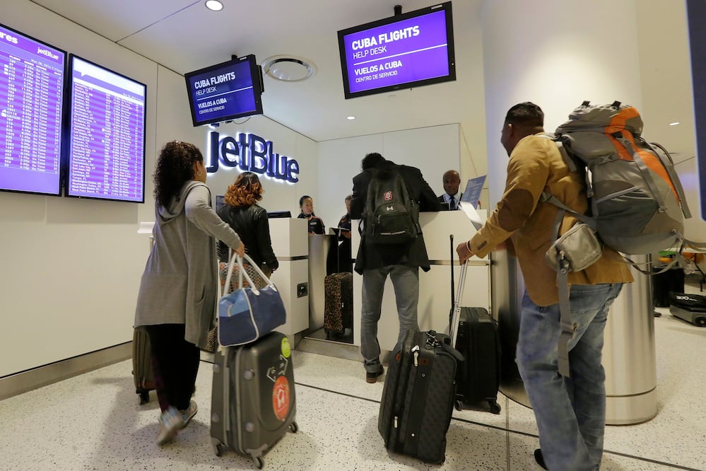 Este lunes también está previsto que arribe a La Habana el primer vuelo regular de la compañía norteamericana Jet Blue con viaje desde Nueva York (Foto: AP)