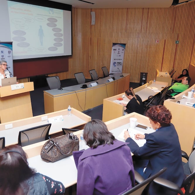 Médicos y especialistas encabezaron el taller Jack F. Ealy de Periodismo Científico, convocado por la Fundación Ealy Ortiz A.C., en la UNAM. Foto/BERENICE FREGOSO. EL UNIVERSAL