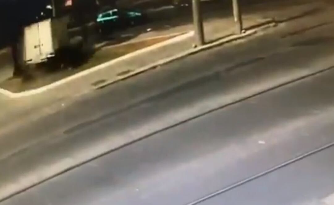 En un video se aprecia el momento en que los tres sujetos son atropellados