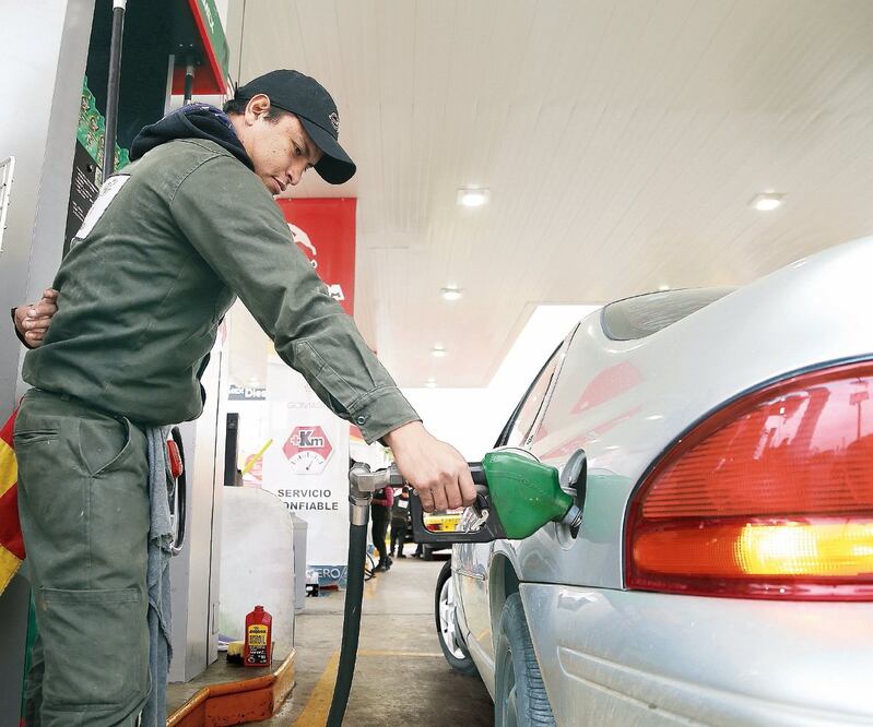 México importa 76% de las gasolinas que se consumen en el mercado interno, y los mayores volúmenes de compras en el extranjero los realiza Pemex. Foto: ARCHIVO EL UNIVERSAL