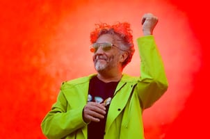 Público pierde la paciencia y abuchea a Fito Páez durante concierto en Argentina