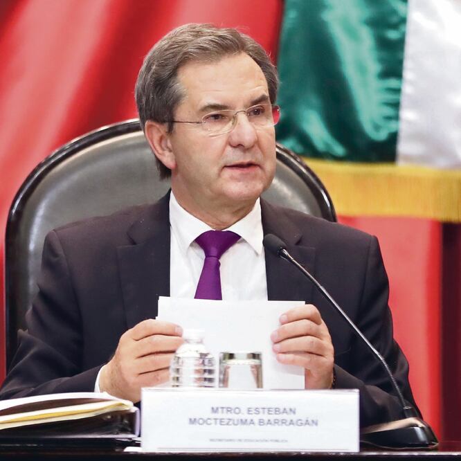 Critican al INEE. Esteban Moctezuma, titular de la SEP, señaló que 50% del presupuesto del instituto se utilizaba para el pago de servicios personales. LUCÍA GODÍNEZ. EL UNIVERSAL