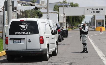 Arriba a Toluca tercer vuelo con cuerpos de migrantes fallecidos en tráiler en Texas