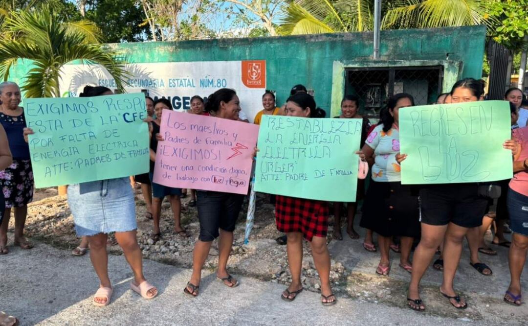La secundaria “Ángela González de Menéndez”, ubicada en Tizimín, Yucatán, lleva cuatro meses sin energía eléctrica (23/05/2025). Foto: Especial