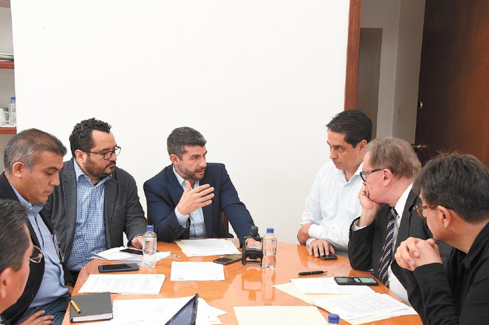 Tras una reunión entre integrantes de la Jucopo y el periodista, se acordaron los términos de entrega de las instalaciones y equipo del canal. Foto: ESPECIAL