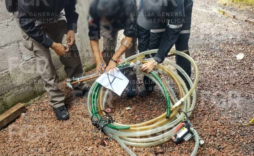 FGR asegura inmueble en Huehuetoca por venta ilegal de gasolina; decomisa 2 mil 805 litros.
Foto: Especial.
