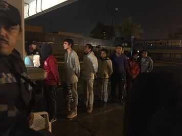 Liberan a 28 normalistas de Michoacán; 11 permanecen detenidos