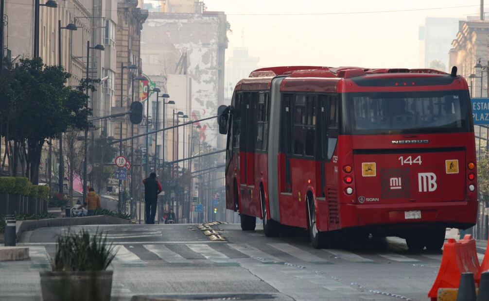 También se activó la contingencia ambiental debido a la mala calidad del aire en la capital del país debido principalmente, a la quema de pirotecnia. Fotos: Axel Sánchez/ EL UNIVERSAL