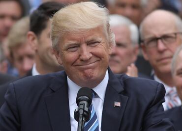 Trump felicita a Macron por su "gran victoria" en Francia