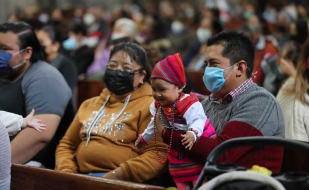 Día de Corpus Christi o Día de las Mulas, sobrevive tradición en Catedral de Toluca pese a bajas ventas para artesanos