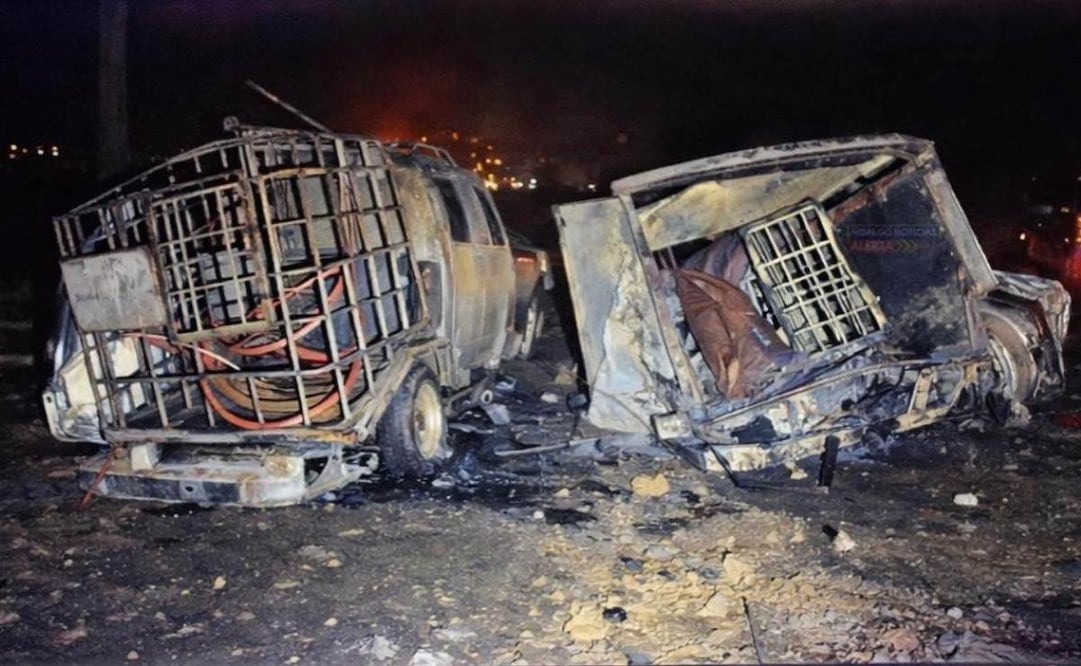 Explotan dos camionetas en San Agustín Tlaxiaca, Hidalgo (29/12/2025). Foto: Especial