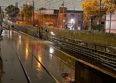 ¡Otra vez la Línea A del Metro! Suspende servicio en cinco estaciones a causa de las fuertes lluvias