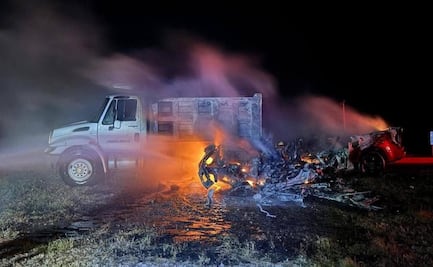 Mujer muere calcinada tras choque en la carretera Mérida-Campeche; hay varios heridos