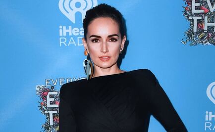 Ana de la Reguera canta en toalla y sin maquillaje