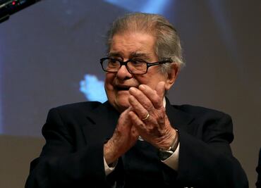 León-Portilla está mejor de salud; continúa hospitalizado