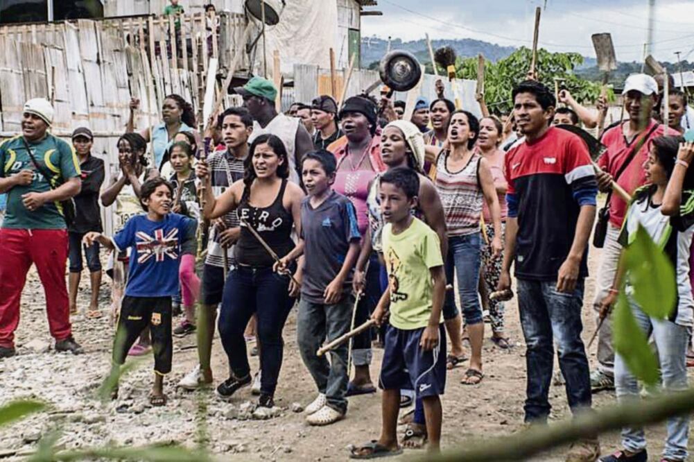 La cinta, filmada en Guayaquil, retrata la invasión de un barrio. Foto: CORTESÍA