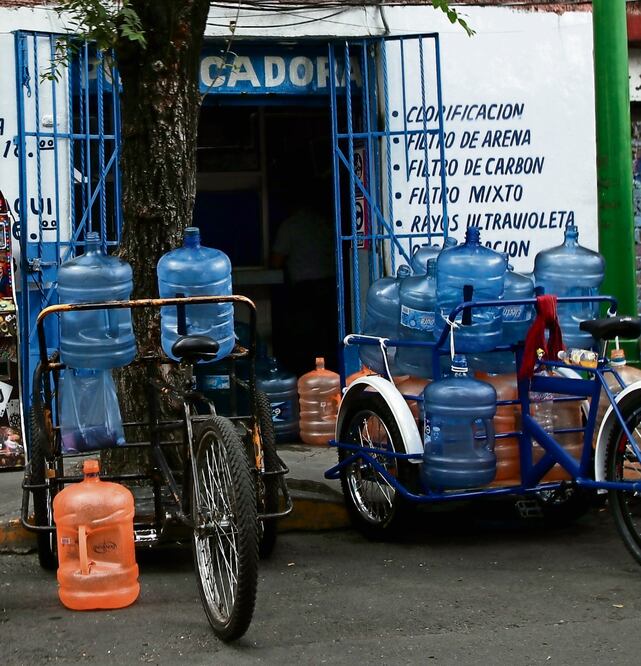 La Agepsa recomienda observar la higiene de la purificadora para descartar que sea pirata. Foto: Valente Rosas/EL UNIVERSAL