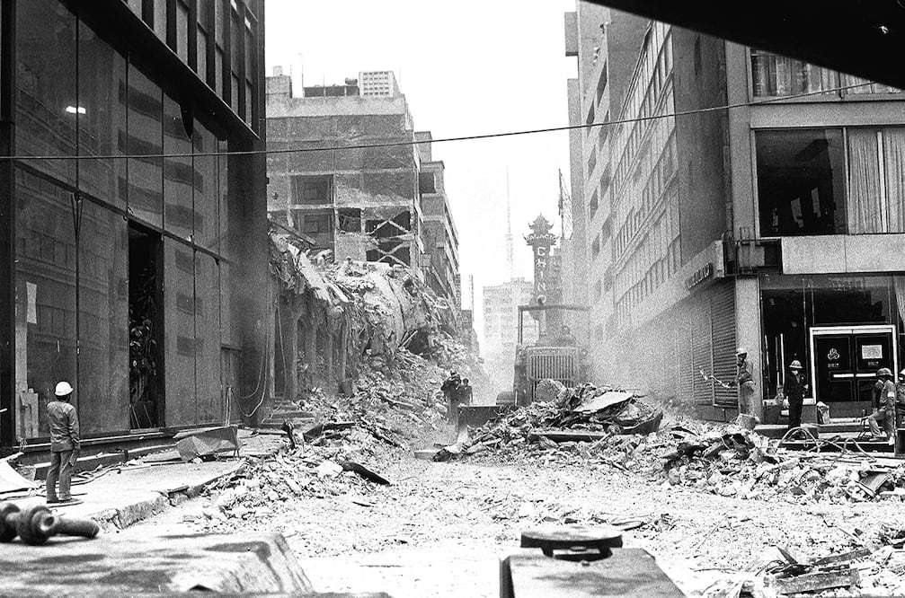 Los escombros del colapsado Conalep tocaban la puerta