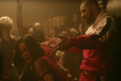 Rihanna hace "twerking" frente a su ex, Drake