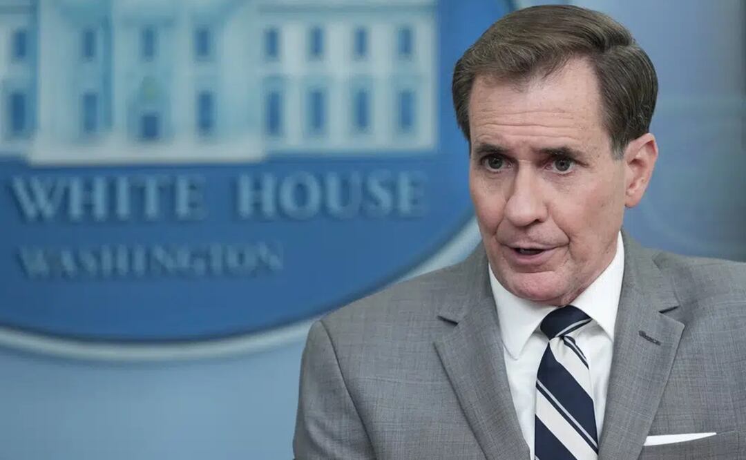 El portavoz del Consejo de Seguridad Nacional, John Kirby, habla durante la sesión informativa diaria en la Casa Blanca en Washington. Foto: AP