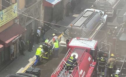 Continúan trabajos de remoción de escombros tras incendio de bodega de mochilas en Centro Histórico de la CDMX