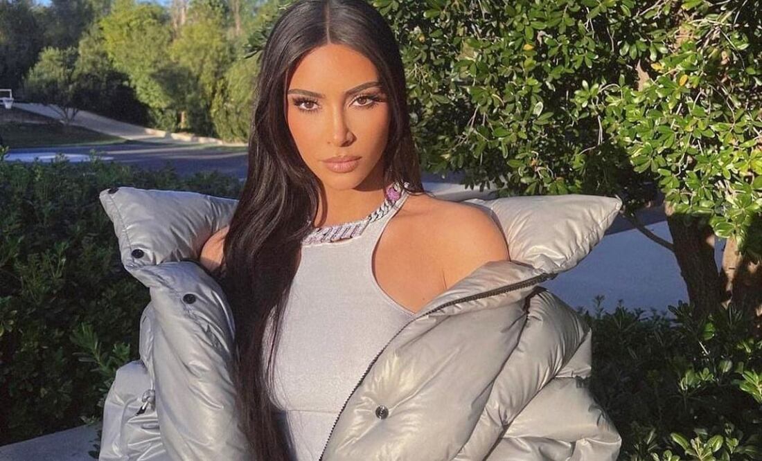 Kim Kardashian impone tendencia con jeans rotos. Foto: Instagram @kimkardashian
