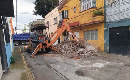 Iztacalco implementa operativo especial de limpieza; realizan desazolve, retiro de cascajo y basura