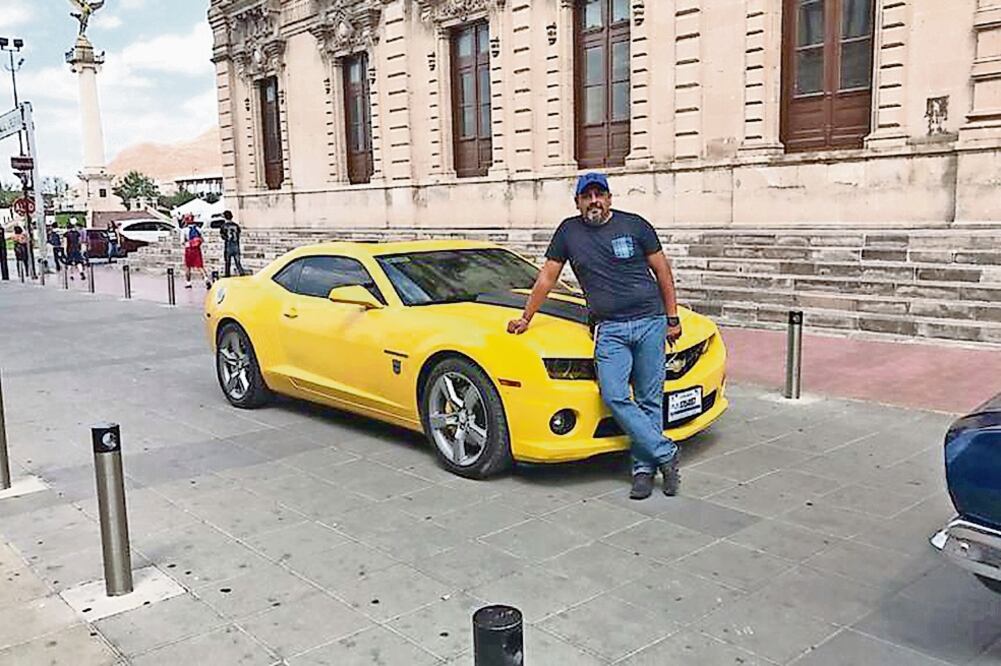 Jorge Alberto tenía en su casa documentos personales de quienes le pagaban para obtener un mejor puesto. Las autoridades también localizaron en su propiedad 10 vehículos de lujo (REDES SOCIALES)