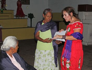 Entrega INAH a autoridades yaquis catálogo de patrimonio cultural