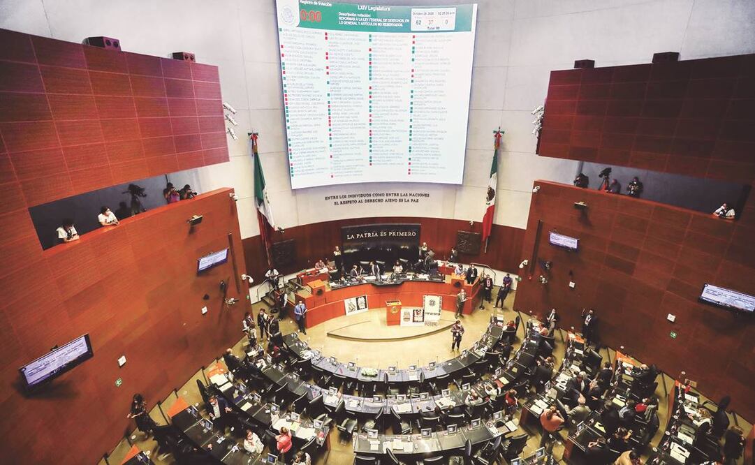 El pleno del Senado aprobó con 92 votos a favor las cuatro reservas propuestas por Morena para retirarde la miscelánea el controvertido tema del Big Brother fiscal. Foto: Diego Simón Sánchez. EL UNIVERSAL