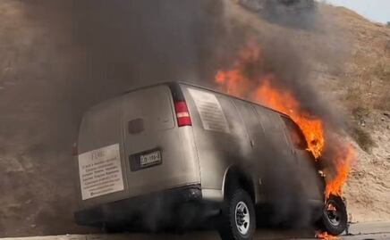 Consulado de EU en Baja California emite alerta de seguridad tras narcobloqueos