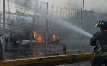 Pipa de gas de incendia cerca del paradero Indios Verdes