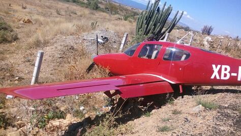 Avioneta aterriza de emergencia en Oaxaca; no hay lesionados