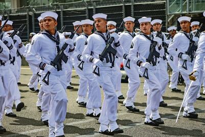 Ensaya Marina desfile militar por la Independencia