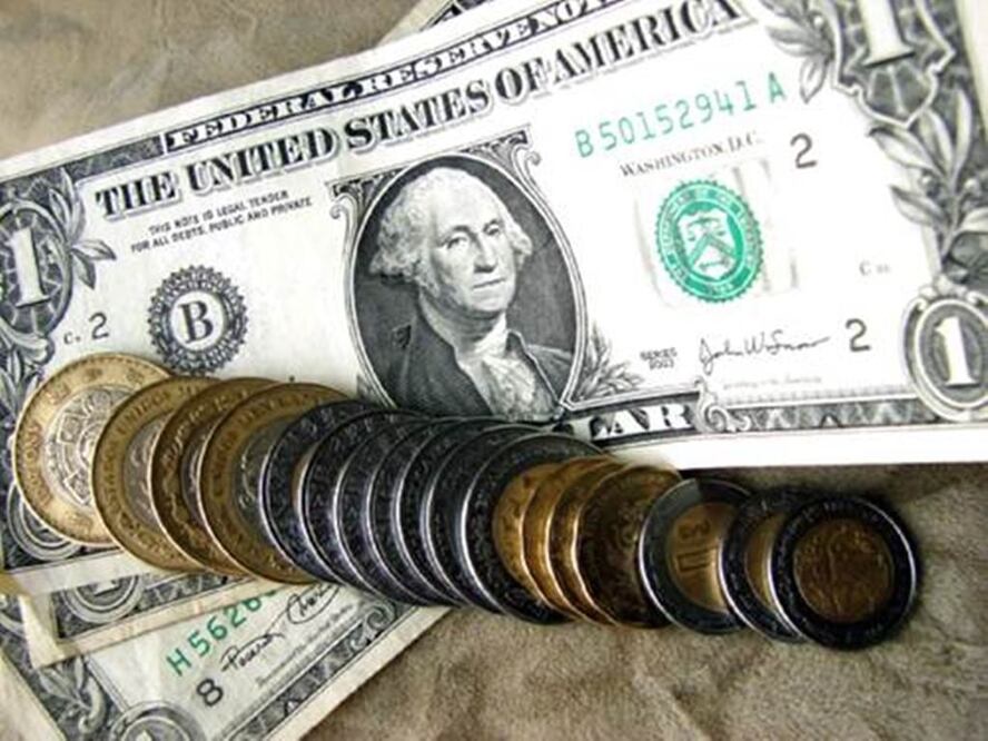 Persiste precio del dólar en los $21 en bancos