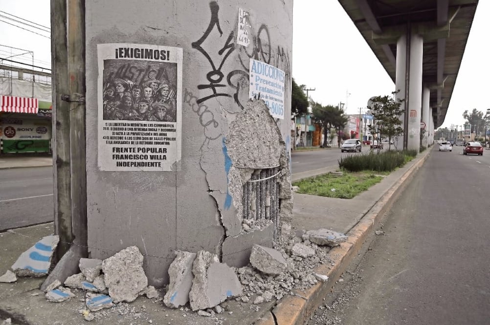 Vecinos de la colonia Santa Ana Sur, en la delegación Tláhuac, dicen que además de las columnas del Metro, viviendas y negocios de las zonas quedaron dañadas por el sismo del martes pasado. (ALEJANDRO ACOSTA. EL UNIVERSAL)