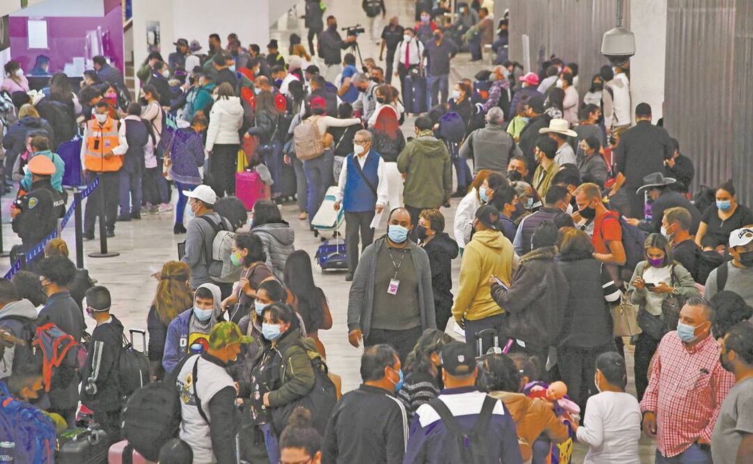 Cerrar el AICM a operaciones de carga aérea no va a reducir el tráfico de pasajeros, opinan expertos.